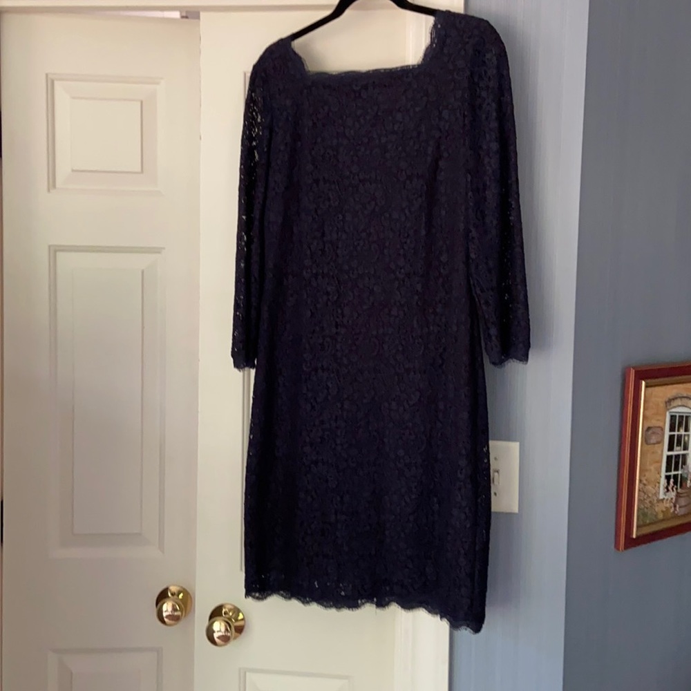 Women’s lacy party dress